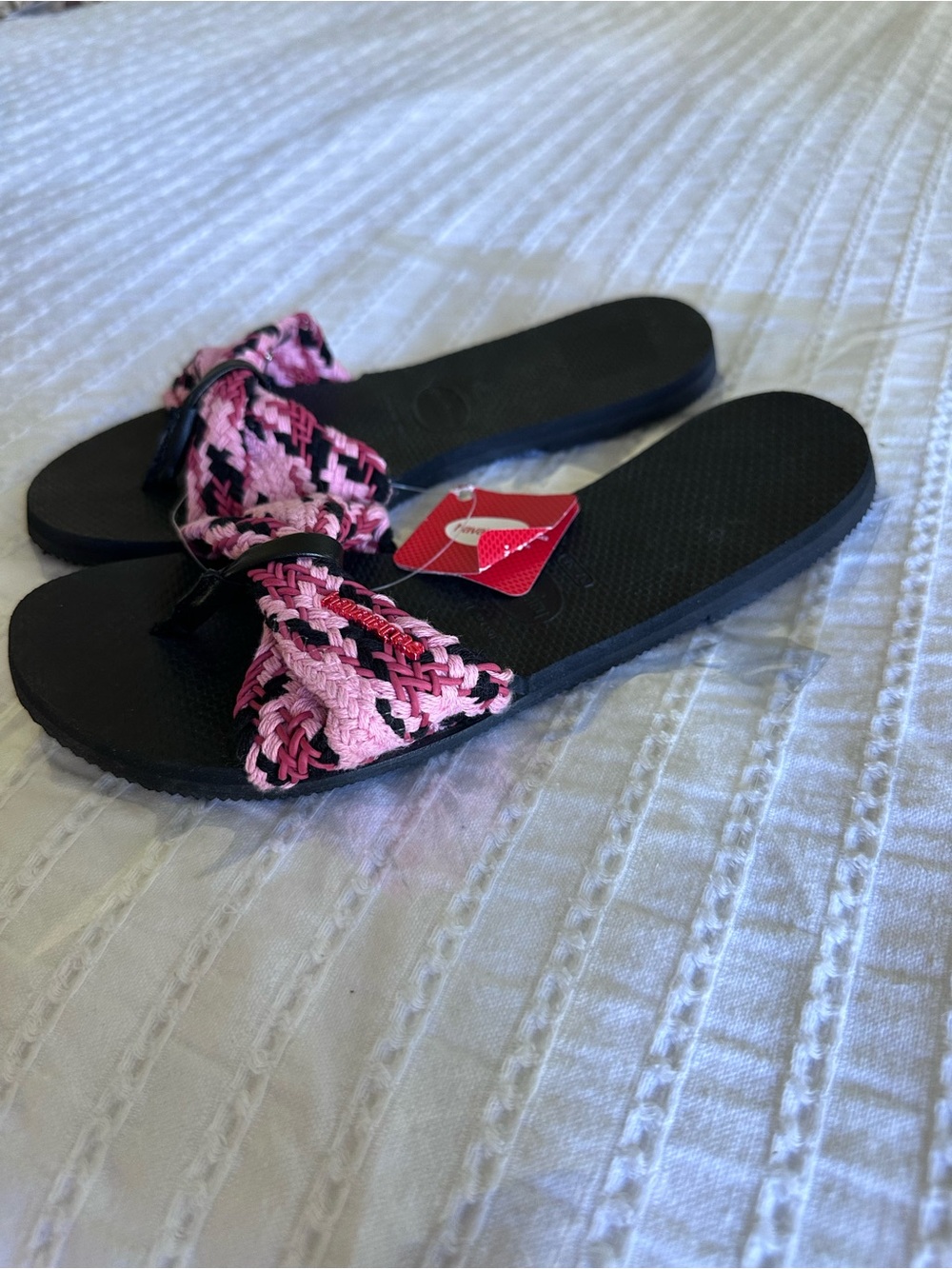 Havaianas - Pink and black sandals - Picture 2 of 5